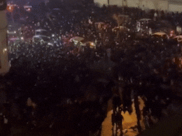 वाहन फूंके, नारेबाजी, ब्रॉडकास्टिंग भवन आग में झोंका... ईरान में आधी रात प्रदर्शनकारियों के उत्पात की कहानी