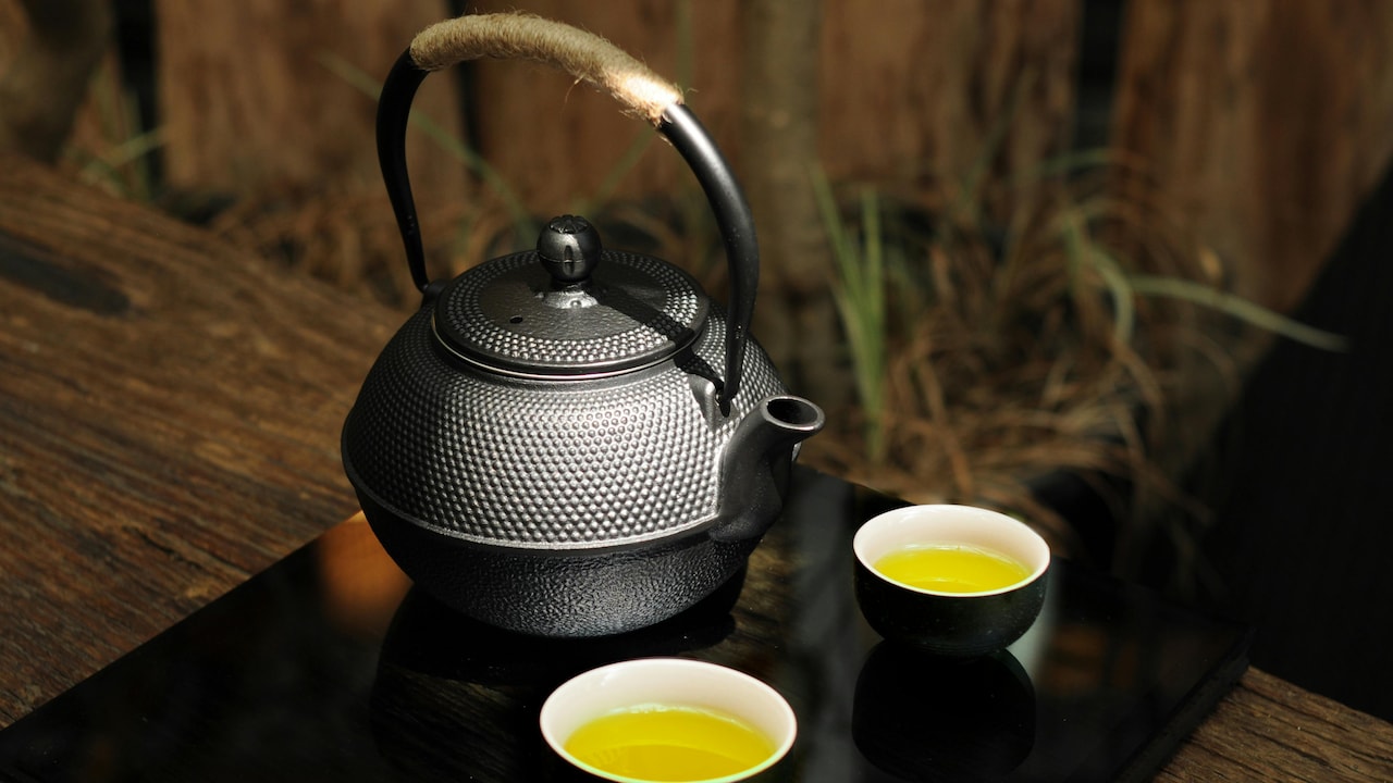 Glass vs Ceramic Teapots: Which One Is More Practical For Daily