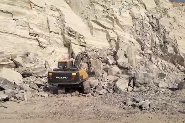 Breaking News: Jaipur: जयपुर में माइंस ढही, कई लोग दबे; रेस्क्यू के लिए सिविल डिफेंस की टीम रवाना