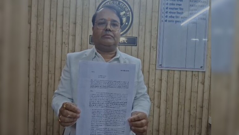 पीएम मोदी और सीएम योगी के समर्थन में इस्तीफा देने वाले प्रशांत सिंह हैं कौन?&nbsp;