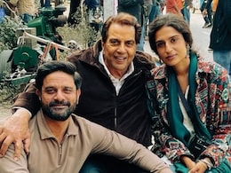 धर्मेंद्र की आखिरी फिल्म के सेट की तस्वीरें वायरल, धरम पाजी को यूं सबके साथ देख नम हुईं फैन्स की आंखें