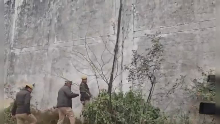 सर्द रात और कन्नौज की जेल से कंबलों की रस्सी बना फरार हो गए दो कैदी, पुलिस प्रशासन तलाश में जुटा