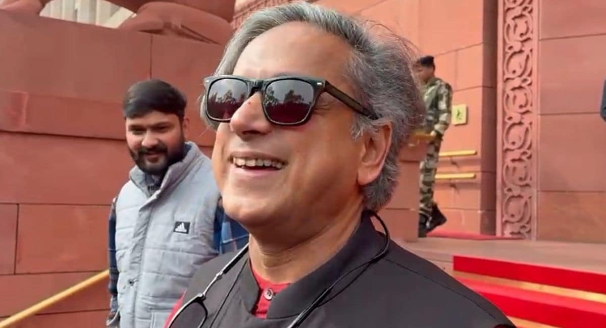 इस हंसी का क्या है राज? इस हंसी का क्या है राज?