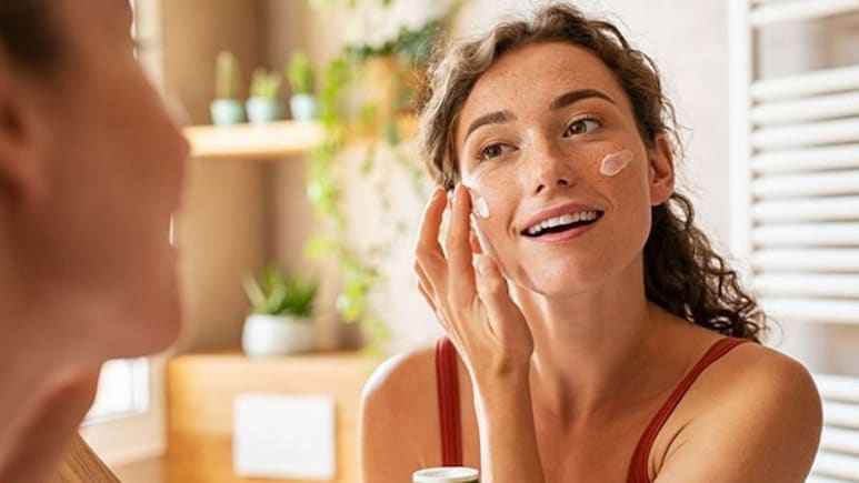 इन 5 चीजों में छिपा है खूबसूरती का राज, दाग-धब्बों से मिलेगा छुटकारा, आजमाएं ये कॉम्बिनेशन