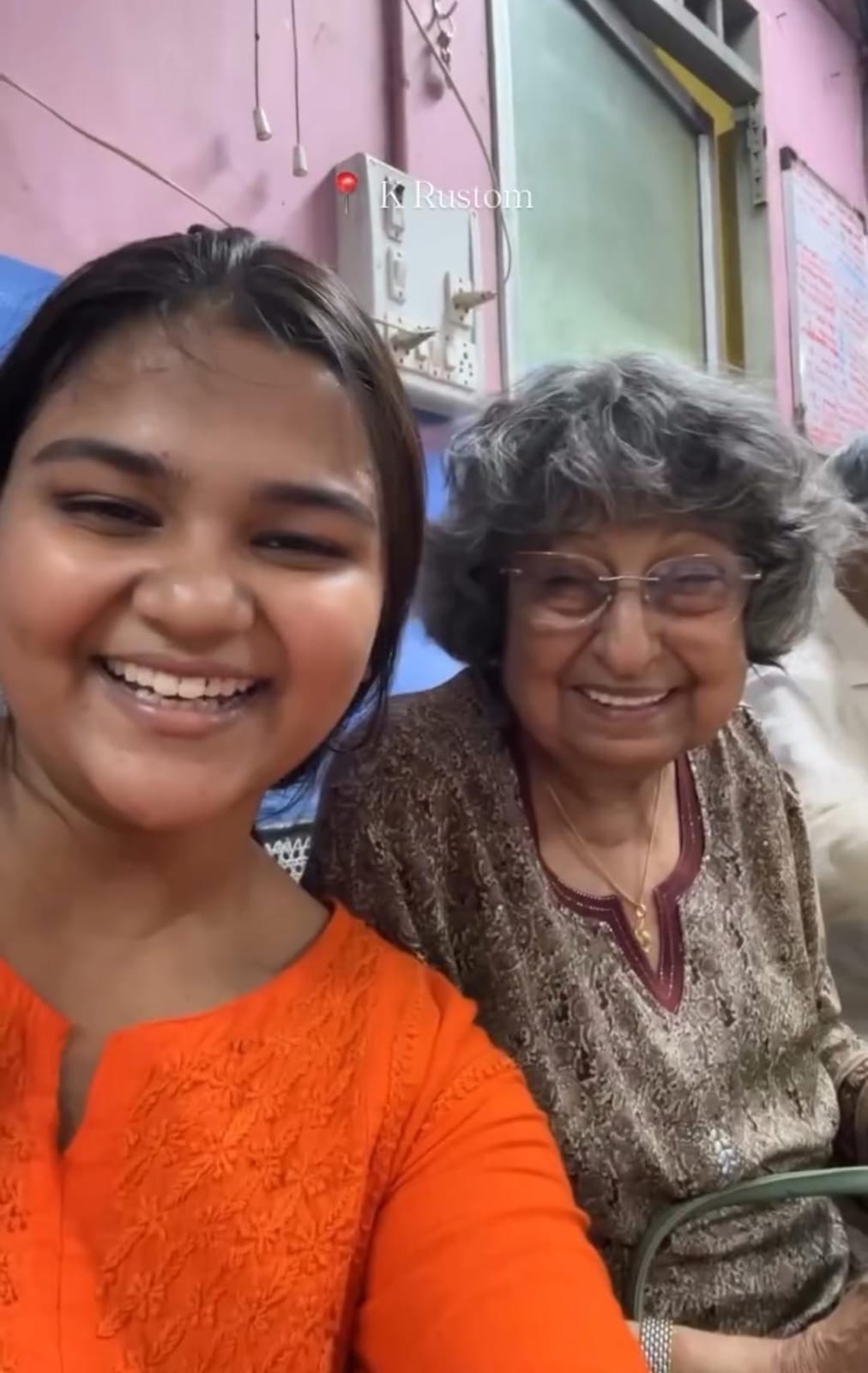 Mumbai Woman's Chance Encounter With Iconic Ice Cream Shop Owner Is Viral