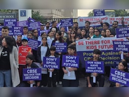 CBSE ने जयपुर की नीरजा मोदी स्कूल की मान्यता रद्द की, अब पेरेंट्स कर रहे हैं फैसले का विरोध&nbsp;