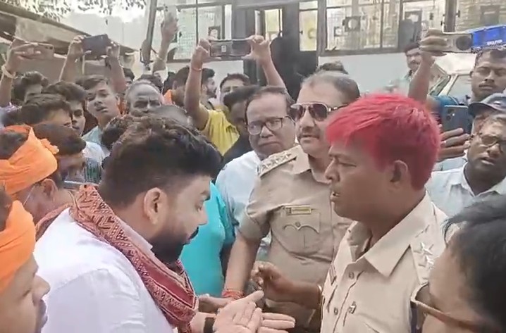 लाल बाल पड़े भारी! सोशल मीडिया ट्रोलिंग के बाद DSP को बदलना पड़ेगा हेयर कलर, पुलिस मुख्यालय ने दिया आदेश