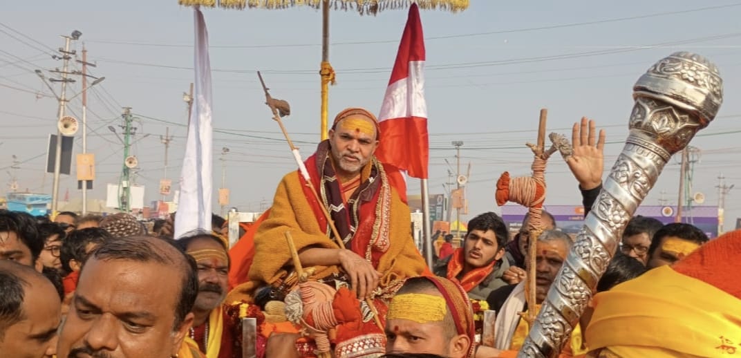 प्रयागराज में मौनी अमावस्या पर शंकराचार्य को रोकने पर हंगामा, समर्थकों ने तोड़े बैरिकेड, पुलिस ने क्या कुछ कहा