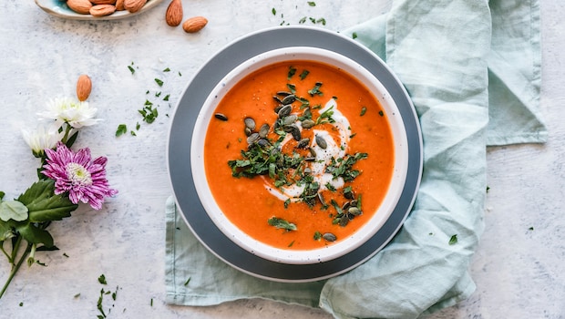 Want Healthy, Glowing Skin This Winter? These 6 Soups Are The Secret