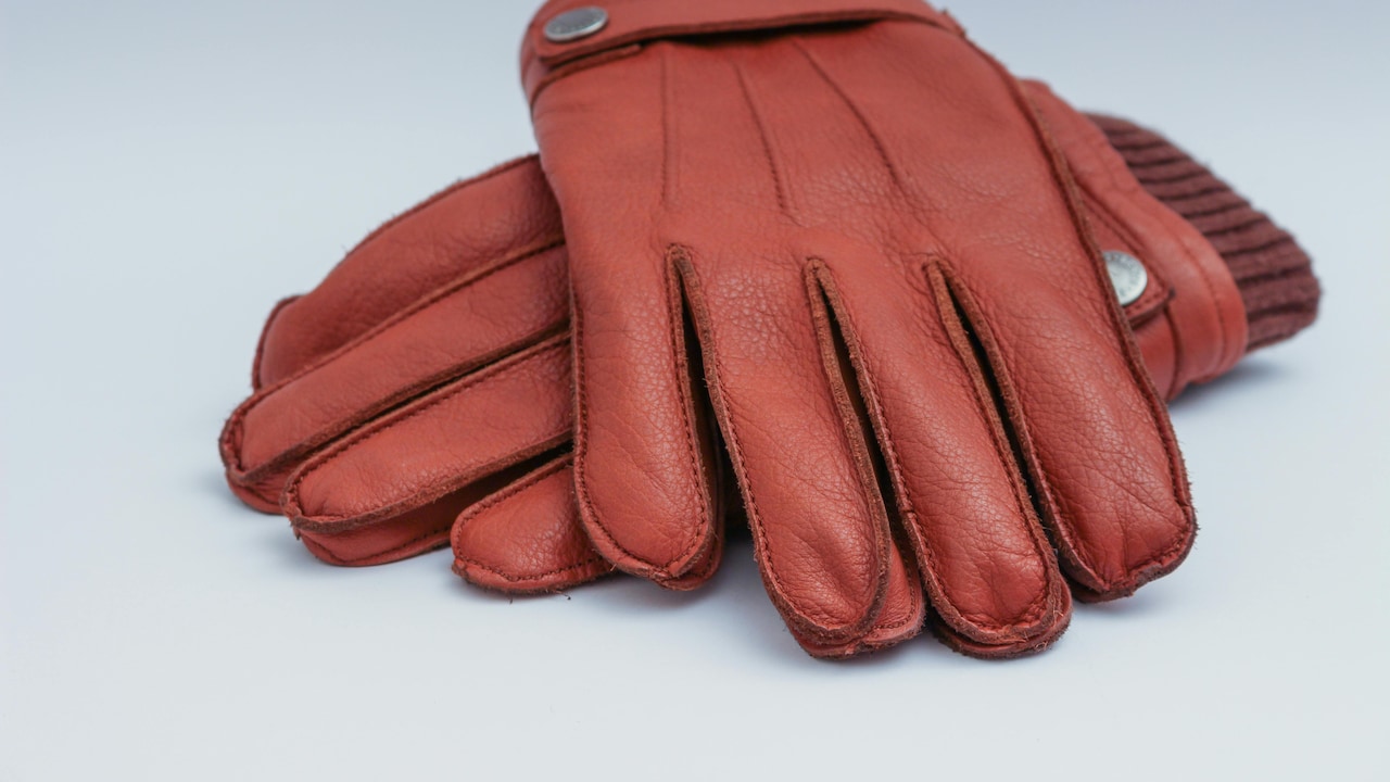 Look for gloves with choose the best touchscreen gloves Look for gloves with choose the best touchscreen gloves