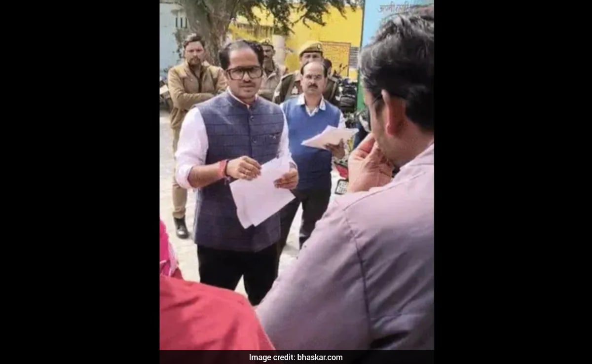 UP DM Enrolls Daughter in Anganwadi Centre