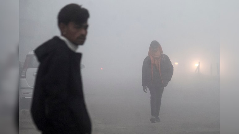 ठंड से ठिठुरा उत्तर भारत, पहाड़ों पर अगले 2 दिन बारिश-बर्फबारी, राजस्थान में तापमान 1.1 डिग्री पर पहुंचा