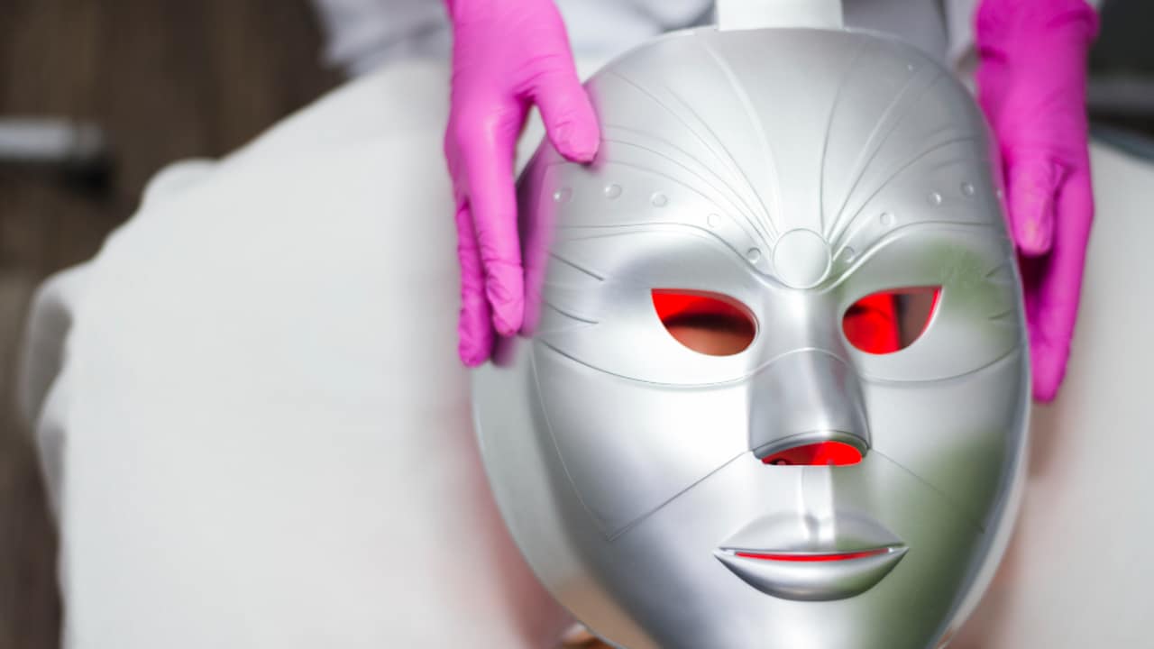 Always consider these features when buying an LED face mask to get your hands on the best one