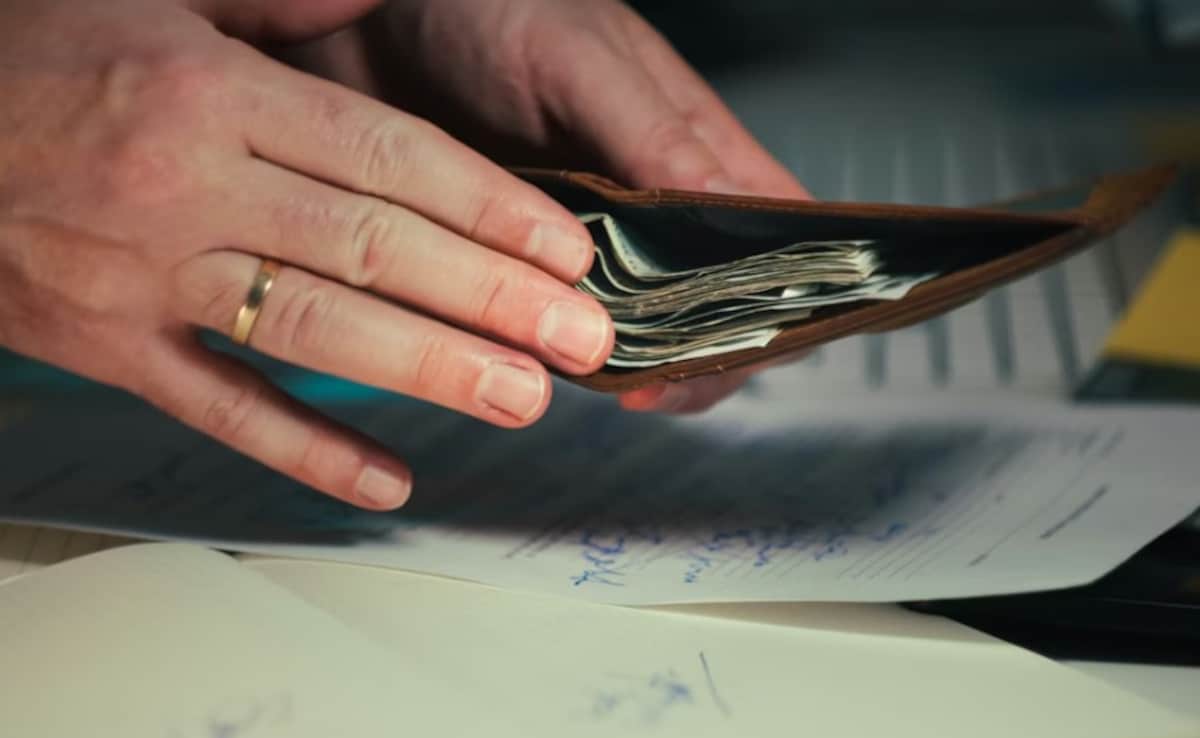 Why Earning Rs 2 Lakh A Month Isn't Enough For Middle-Class In India's Metros, CA Explains