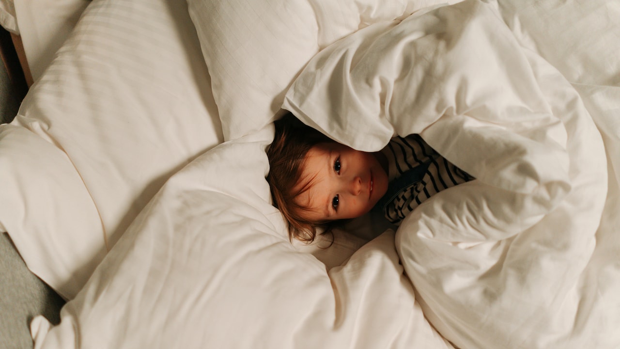 What Makes Some Blankets Feel Heavy Even When They Dont Provide Warmth