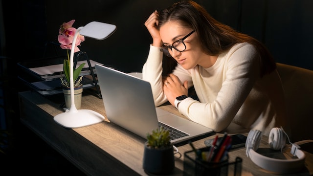 Digital burnout is becoming increasingly common in the modern lifestyle