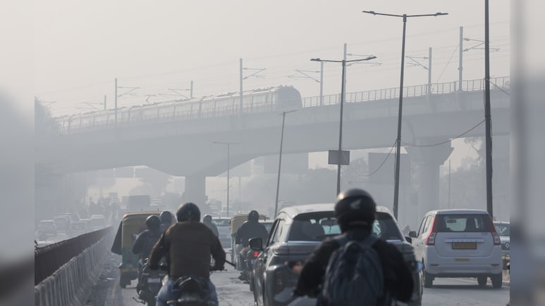 दिल्ली-एनसीआर में कड़ाके की ठंड, शीतलहर के साथ ही कोहरा बढ़ाएगा मुश्किल, पढ़िए अन्य राज्यों के मौसम का हाल