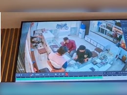 Gang Uses Toy Pistol To Rob Jewellery Shop In Hyderabad