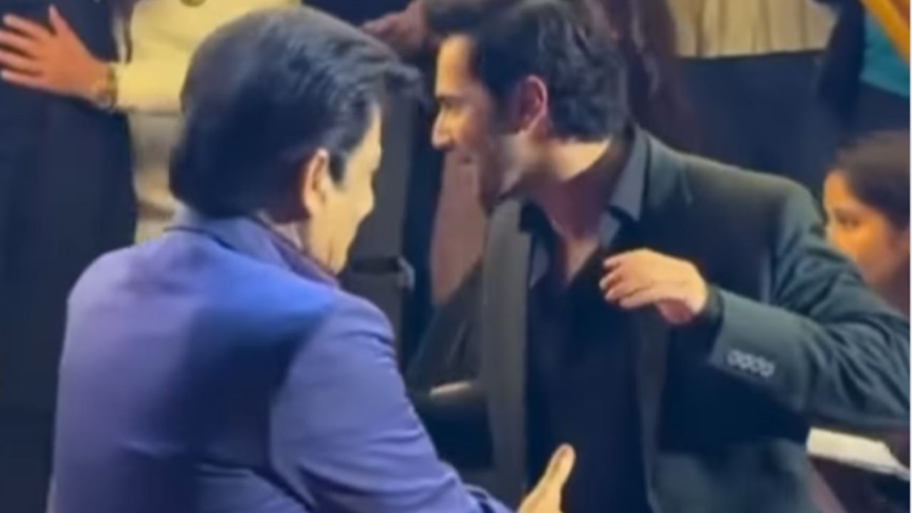 वरुण धवन को किस चीज का घमंड, उदित नारायण के साथ सरेआम दिखाई बेरुखी- वीडियो हुआ वायरल