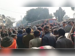 MP News: पन्ना में NH-39 पर किसानों का चक्काजाम, &nbsp;तहसीलदार के आश्वासन के बाद माने किसान&nbsp;