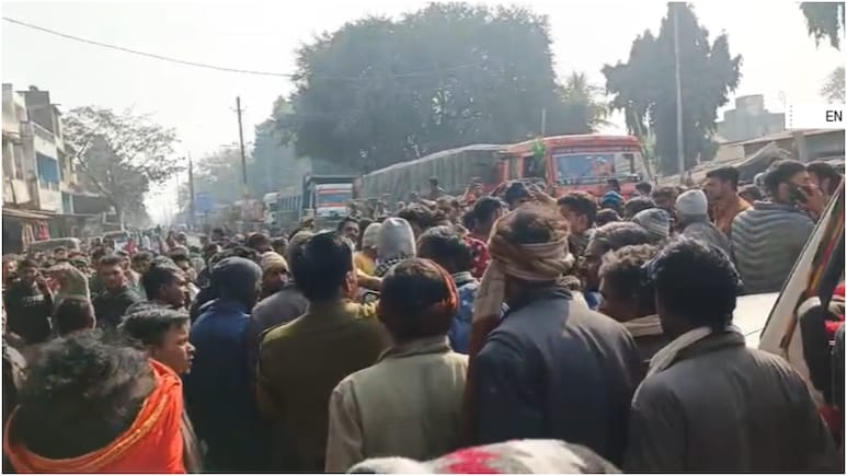 MP News: पन्ना में NH-39 पर किसानों का चक्काजाम, &nbsp;तहसीलदार के आश्वासन के बाद माने किसान&nbsp;