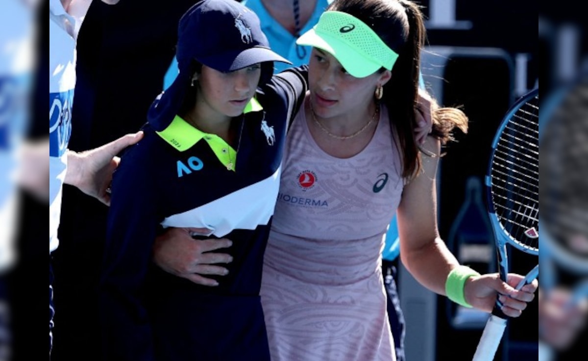 Ball Girl Collapses In Australian Open Heat As Players Rush To Help