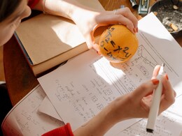 मैथ्स या केमिस्ट्री में हो जाता है डब्बा गोल? पढ़ाई को ऐसे आसान बना सकते हैं आप