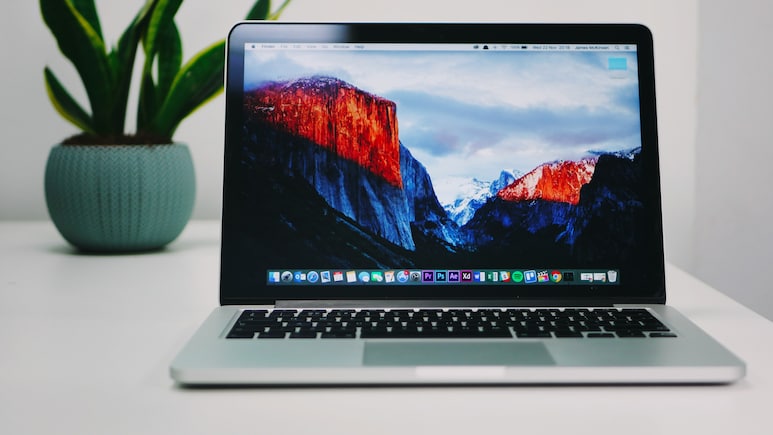 Laptop under 20,000: दमदार प्रोसेसर, सुपरफास्&zwj;ट स्&zwj;पीड... इनसे बेहतर नहीं है कोई लैपटॉप