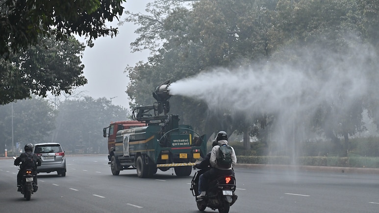 14,000 Buses, 36,000 EV Chargers: Delhi's 4-Year Pollution Plan
