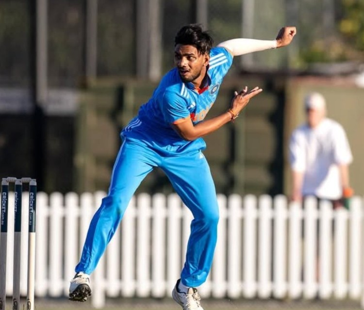 IND vs BAN&nbsp;U19 World Cup LIVE Score: कनिष्क ने कर दिया कमाल, जो बढ़ा रहा था भारतीय टीम की टेंशन, उसे किया आउट