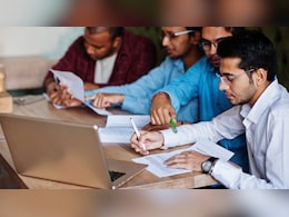 12वीं पास करते ही लग जाएगी सरकारी नौकरी, राज्य सरकार निकालती है ये वैकेंसी