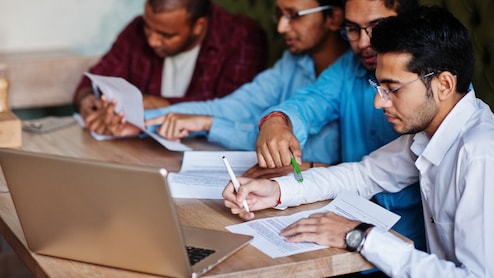 12वीं पास करते ही लग जाएगी सरकारी नौकरी, राज्य सरकार निकालती है ये वैकेंसी