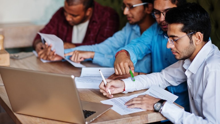 12वीं पास करते ही लग जाएगी सरकारी नौकरी, राज्य सरकार निकालती है ये वैकेंसी