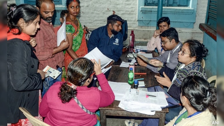 बरेली में SIR ड्राफ्ट लिस्ट से 21% मतदाताओं के नाम कटे, डीएम अविनाश सिंह ने बताई ये वजह