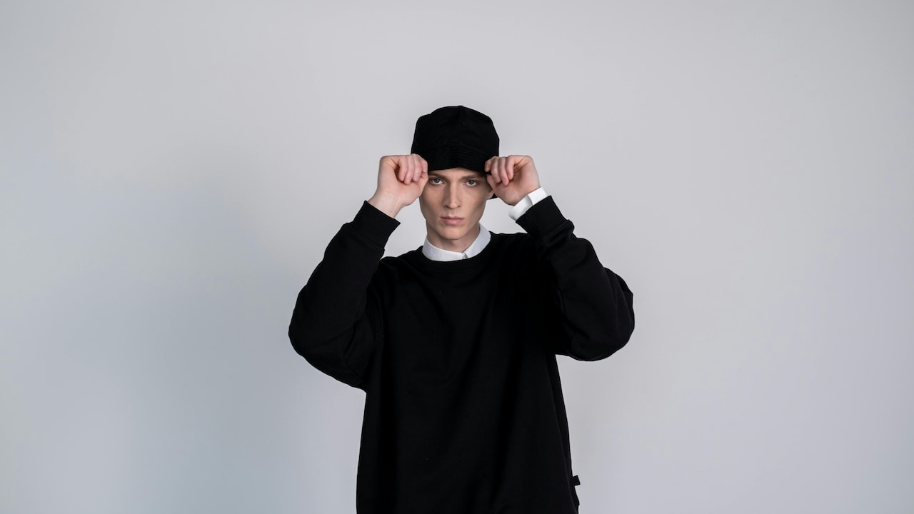 How To Dress Comfortably For Air-Conditioned Offices Without Heavy Layers