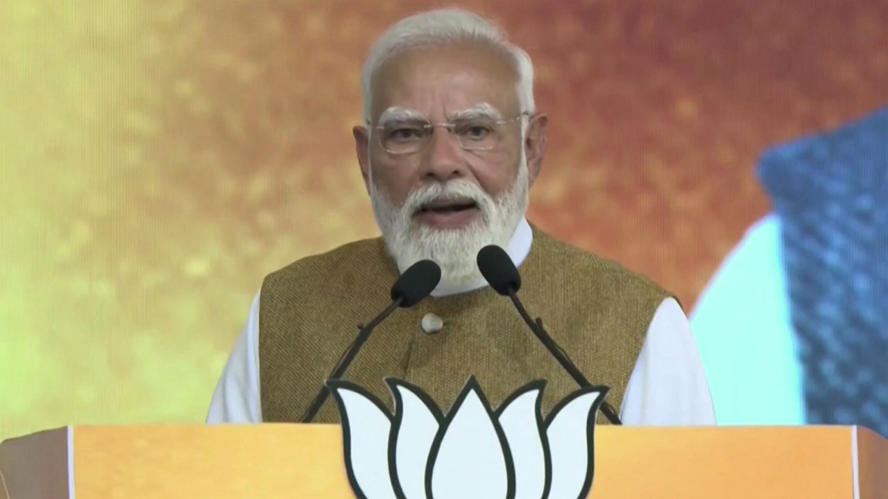 'Jhande Alag, Agenda Ek': PM Modi Slams LDF-UDF Over Corruption, Communalism