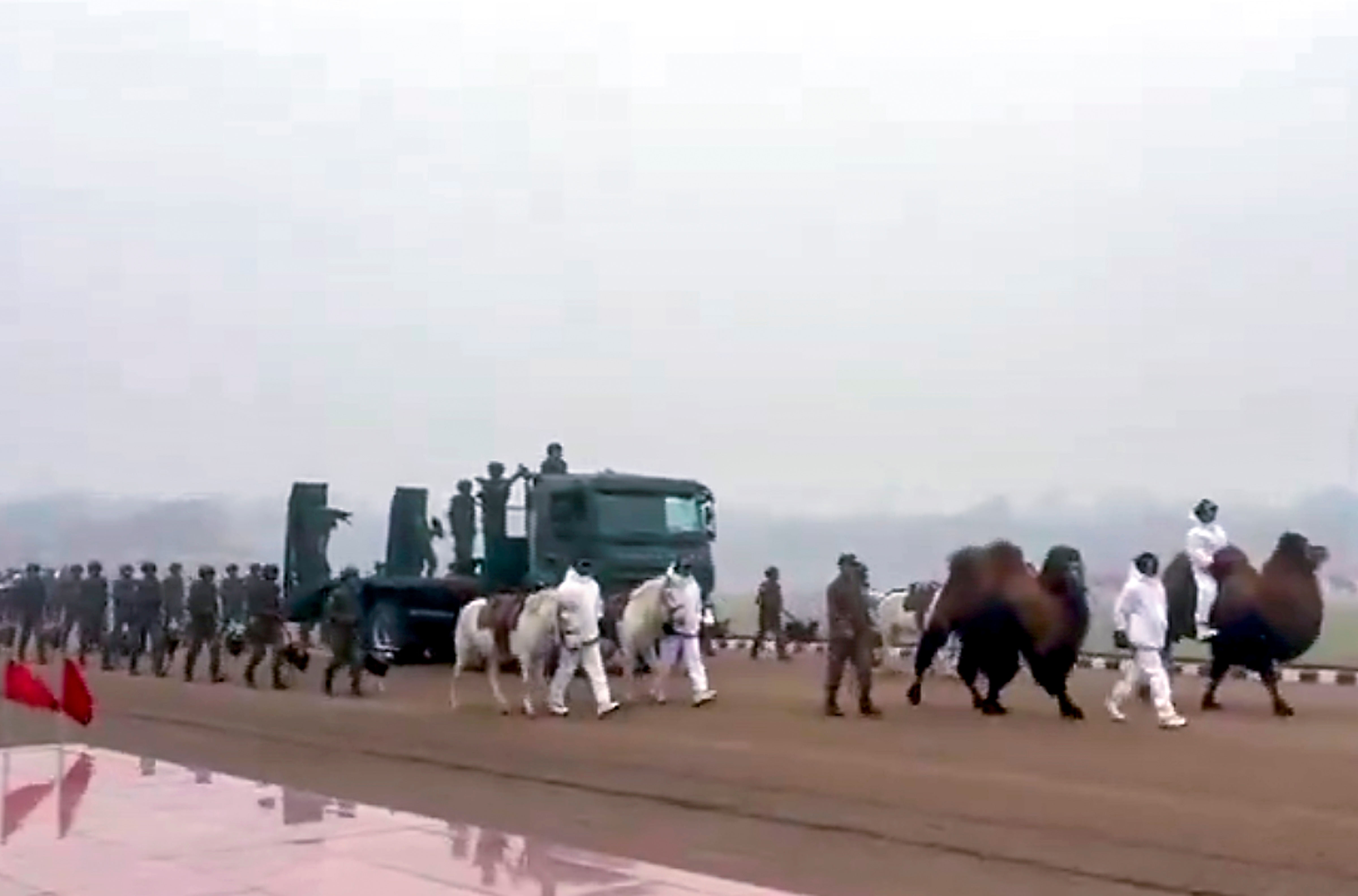 सर्द मौसम में भी जारी गणतंत्र दिवस की रिहर्सल. 