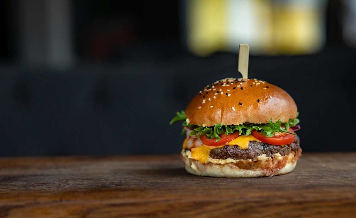 Burgers Beat Biryani As Most Ordered Food During IPL 2026: Swiggy Report
