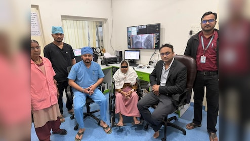 हार्ट अटैक के बाद इलाज के लिए हॉस्पिटल आई महिला, दाएं तरफ दिल देखकर ठिठक गए डॉक्टर्स, भारत का दुर्लभ मामला