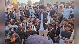 नर्सिंग स्टूडेंट्स का प्रदर्शन, नेशनल हाईवे पर किया चक्काजाम; कहा- 3 साल बाद भी नहीं हुई परीक्षा