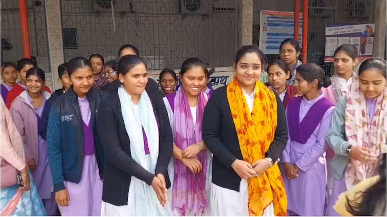 'शराब की दुकान बंद करवा दो न साहब, Institute के पास शराबी उधम मचाते हैं, अब हम कैसे पढ़ने आएंगे'