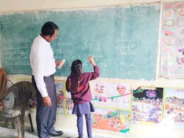 रात की चौपाल से स्कूल की क्लास तक... जहां पोस्टिंग वहां किया कमाल, CM मोहन भी इनके कायल, जानिए इस IAS अधिकारी की अनोखी कहानी