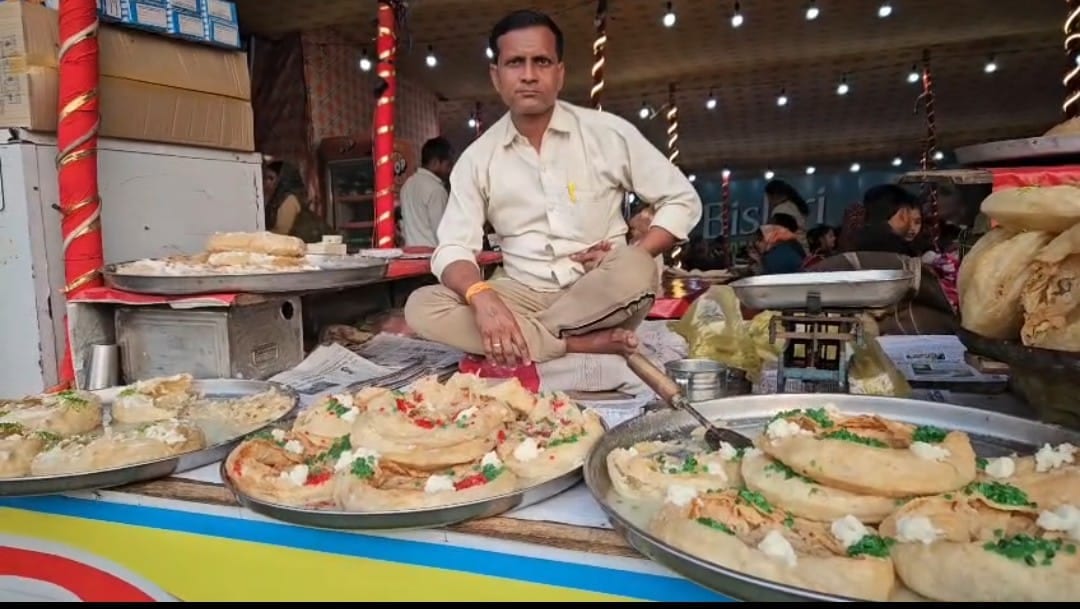 Gwalior vyapar Mela Khajla Sweet Gwalior vyapar Mela Khajla Sweet