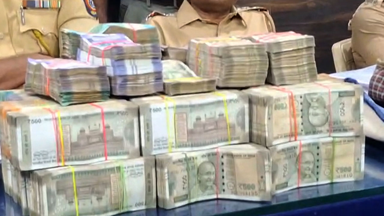 Rs 50 Lakh Cash Seized In Maharashtra's Akola Ahead Of BMC Polling