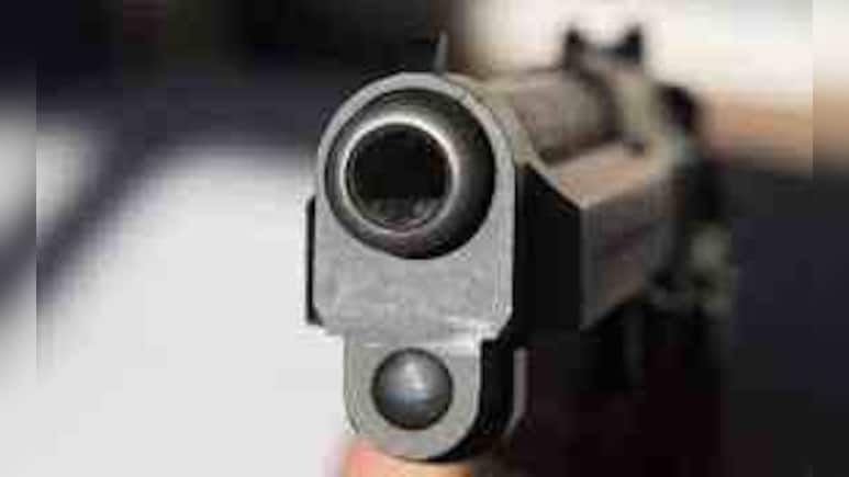 लखनऊ: नौकरी के नाम पर कर्ज के जाल में फंसा युवक, सीने में गोली मारकर की खुदकुशी