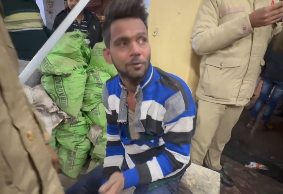 कानपुर में एकतरफा प्यार का अंजाम, सिरफिरे आशिक ने युवती पर सर्जिकल ब्लेड से किया हमला, चेहरे पर किए कई वार