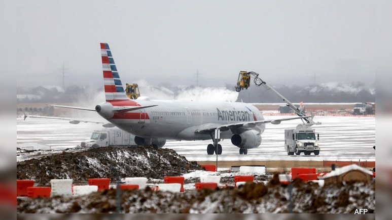 13,000 Flights Cancelled As Massive Winter Storm Hits US