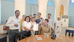 Solapur News : सोलापूरमध्ये  बालेकिल्ल्यातच भाजपाची गोची; 1500 नागरिकांनी टाकला बहिष्कार, कारण काय?