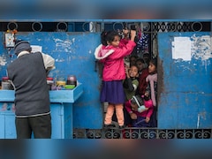 यूपी के इन जिलों में बढ़ाई गईं स्कूलों की छुट्टियां, शीतलहर और घने कोहरे के चलते स्कूल रहेंगे बंद