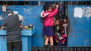 यूपी के इन जिलों में स्कूलों की छुट्टी को लेकर बड़ा अपडेट, बंद रहेंगे इस क्लास तक के स्कूल